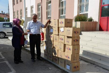 Kitaplar devletten, kırtasiye Meram’dan