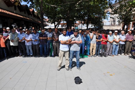 Suriye’de öldürülen 45 komutan için gıyabi cenaze namazı