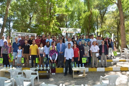 Özgüven gençlerle bir araya geldi