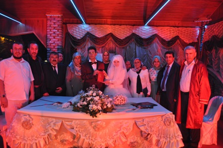 Sümeyra ile Ahmet evlendi