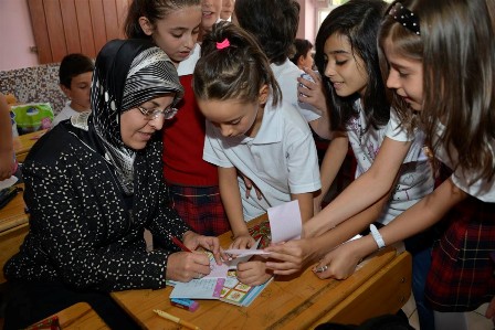 Meram Belediyesi’nden öğrencilere kırtasiye seti