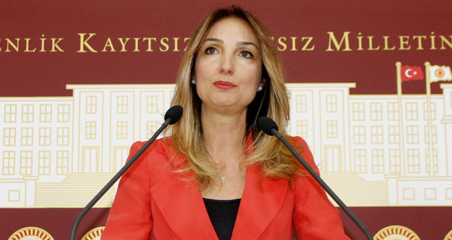 CHP, Aylin Nazlıaka'yı affetti