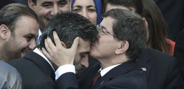 Başkonsolos Yılmaz'ın başına silah dayamışlar