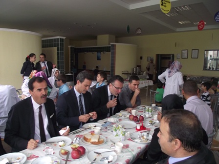 “Kahvaltımı Yaptım, Meyvem Çantamda”