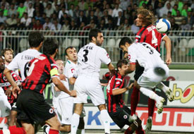13 futbolcu kaleyi şaşırdı