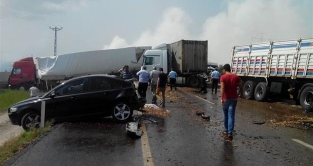 Adana'da zincirleme kaza: Ölü ve yaralılar var