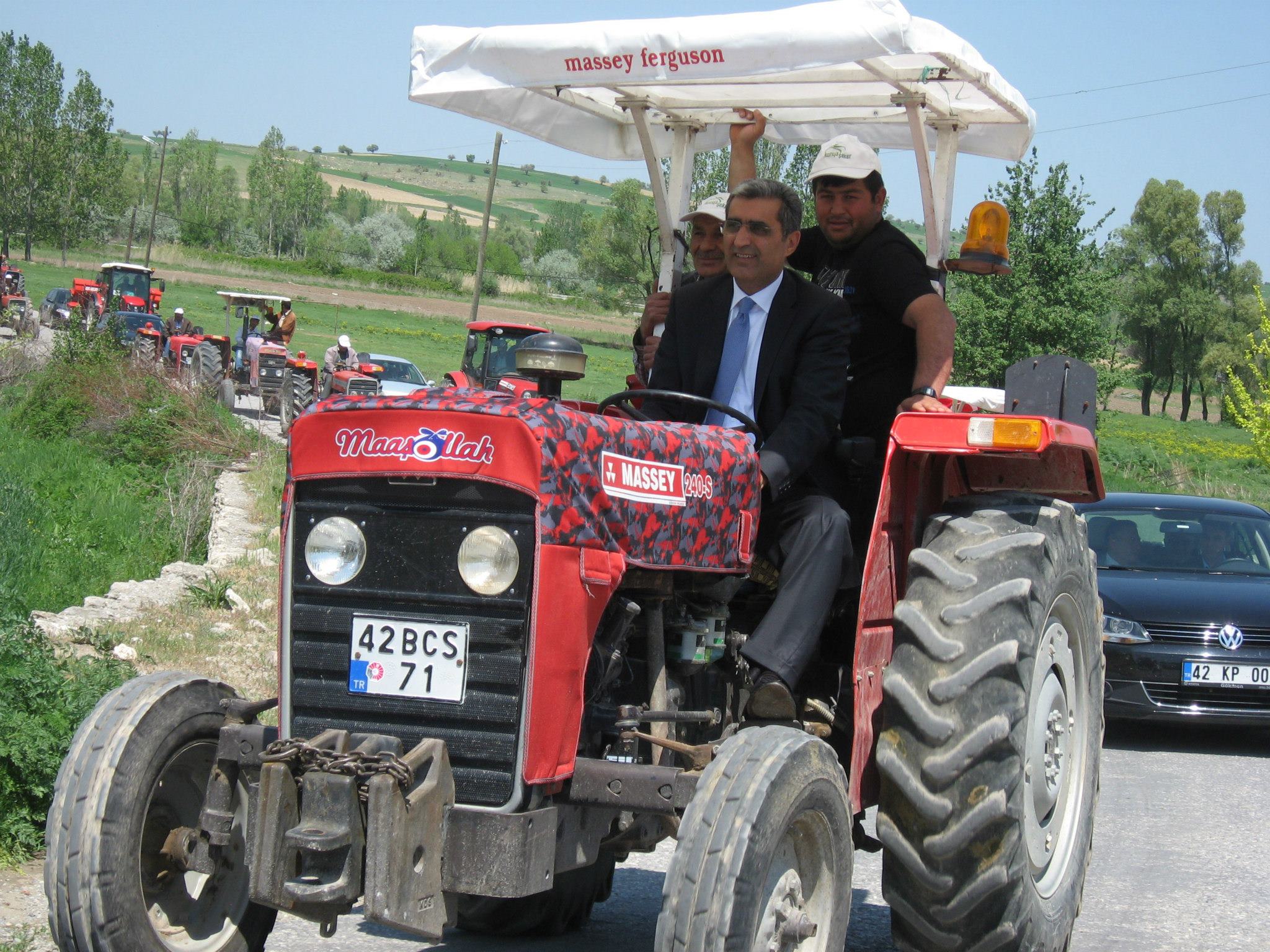 KONYA ŞEKER TARLAYI POMPAYA BAĞLADI