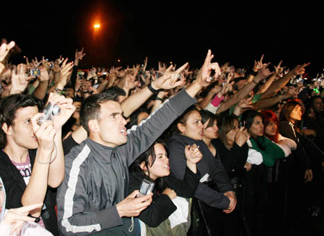 Sonsuz Şükran Köyü'nde sanatçılar konser verdi