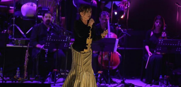 Sezen'den başörtüsü ve RTÜK ilgili argo sözler