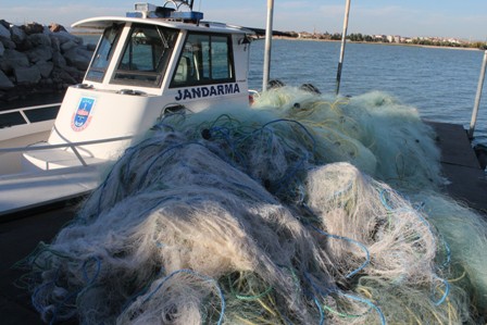 Gölde yasak ağ kullananların değişen taktiği de işe yaramadı