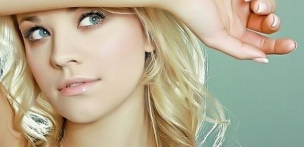 Mavi gözlü ve sarışınsanız dikkat