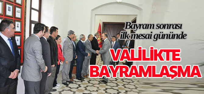 Valilik personeli bayramlaştı