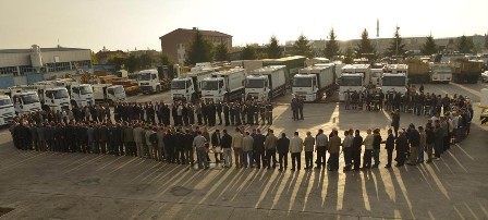 Meram'da mesai bayramlaşmayla başladı