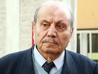 Vakit gazetesi eski yazarı Hüseyin Üzmez hayatını kaybetti