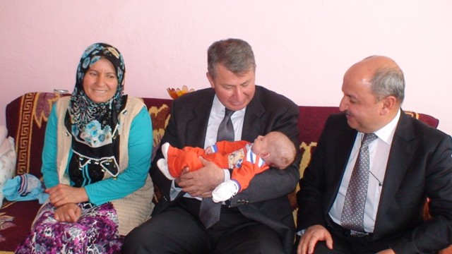 Berat bebeğe yardım eli uzandı