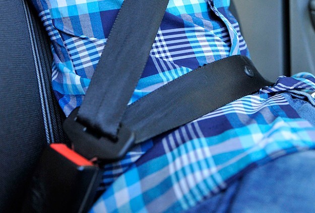 Emniyet kemerinde kadın hassasiyeti