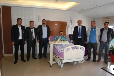 Türk-İş’ten Saim Özel’e geçmiş olsun ziyareti