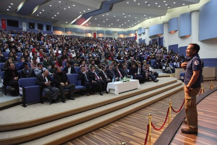 Selçuklu'da "Geleceği Yönetmek" konferansı