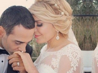 Şarkıcı Doğuş evlendi