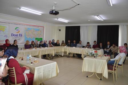 Gönüllü Eğitmenler Çocuklarla birlikte