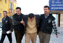 Aranan hükümlü evinde yakalandı