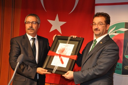 Kayacan mazbatasını aldı
