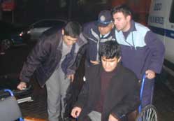 Dershane çıkışı bıçaklandılar