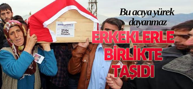 Oğlunun tabutunu taşıdı!