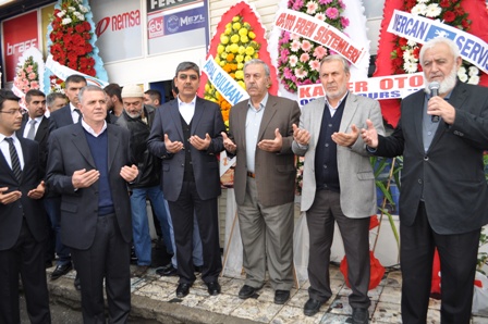 Uzman Oto Market açıldı