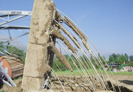 25 metrelik enerji nakil direği yıkıldı