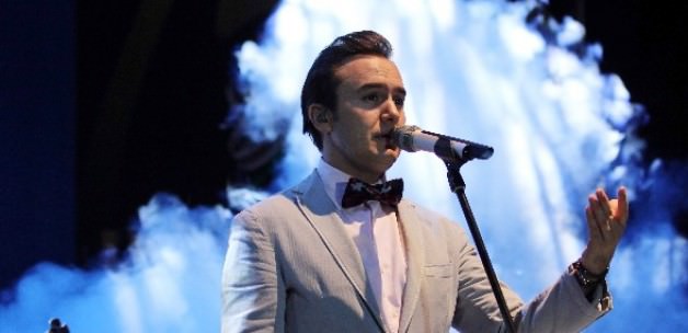 Mustafa Ceceli’den Arapça ilahi