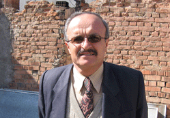 Emekli öğretmenden büyük fedakarlık