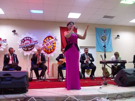 Beyşehir'de yüksekokul öğrencilerine konser ziyafeti