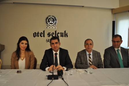 Akdeve gazetecilerle bir araya geldi