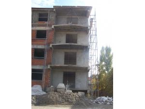 Konya'da inşaatın 4. katından düşen işçi öldü