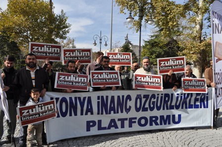 Kurma aslanlar kükreyemez
