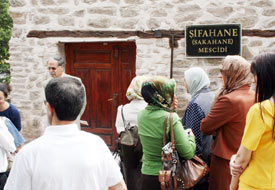 Akademisyenler Darüşşifa'yı gezdi