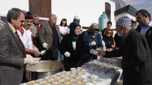 Meram Belediyesi'nden Aşure İkramı