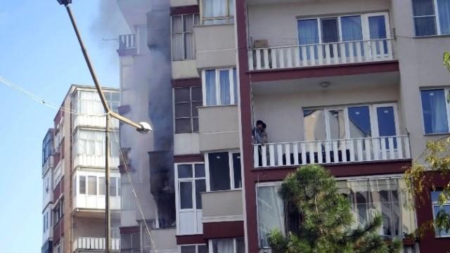 Sigarayla Oyun İki Kardeşi Canından Ediyordu