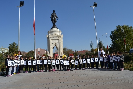Diltaşlı miniklerin Ata’ya saygısı