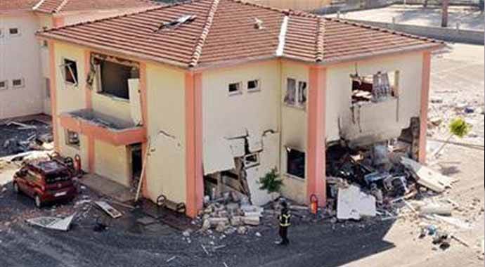 ŞOK PATLAMA! OKUL BU HALE GELDİ!