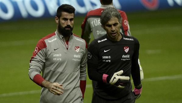 Volkan Demirel twitterı salladı! İhanet diyen de var, sahip çıkan da...