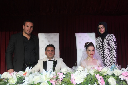 Esra İle Kemal evlendi