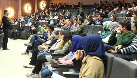Kariyer okulu programı sürüyor