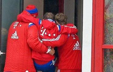 Şok! Philipp Lahm'ın antrenmanda sakanlandı!