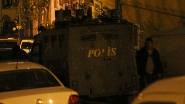 Gazi Mahallesi'ne eş zamanlı operasyon