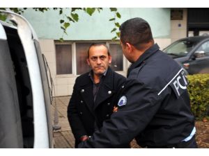 Sahte kimlikle kredi çekmeye çalışırken yakalandı