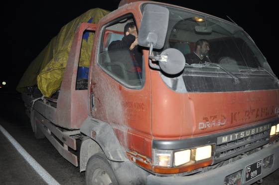 Askeri Araçla Kamyonet Çarpıştı: 10 Yaralı