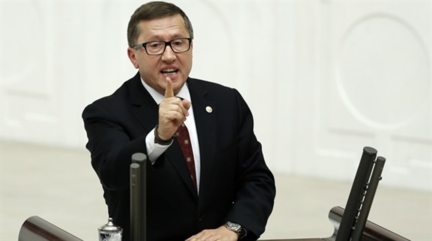 MHP'li vekilden Bakan Bozdağ'a hakaret