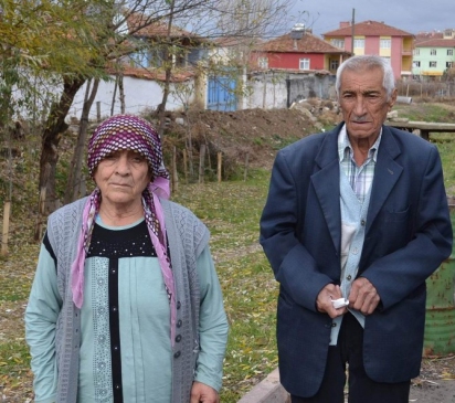 Yaşlı Çift Sahte Doktorlara 4 Bileziğini Kaptırdı
